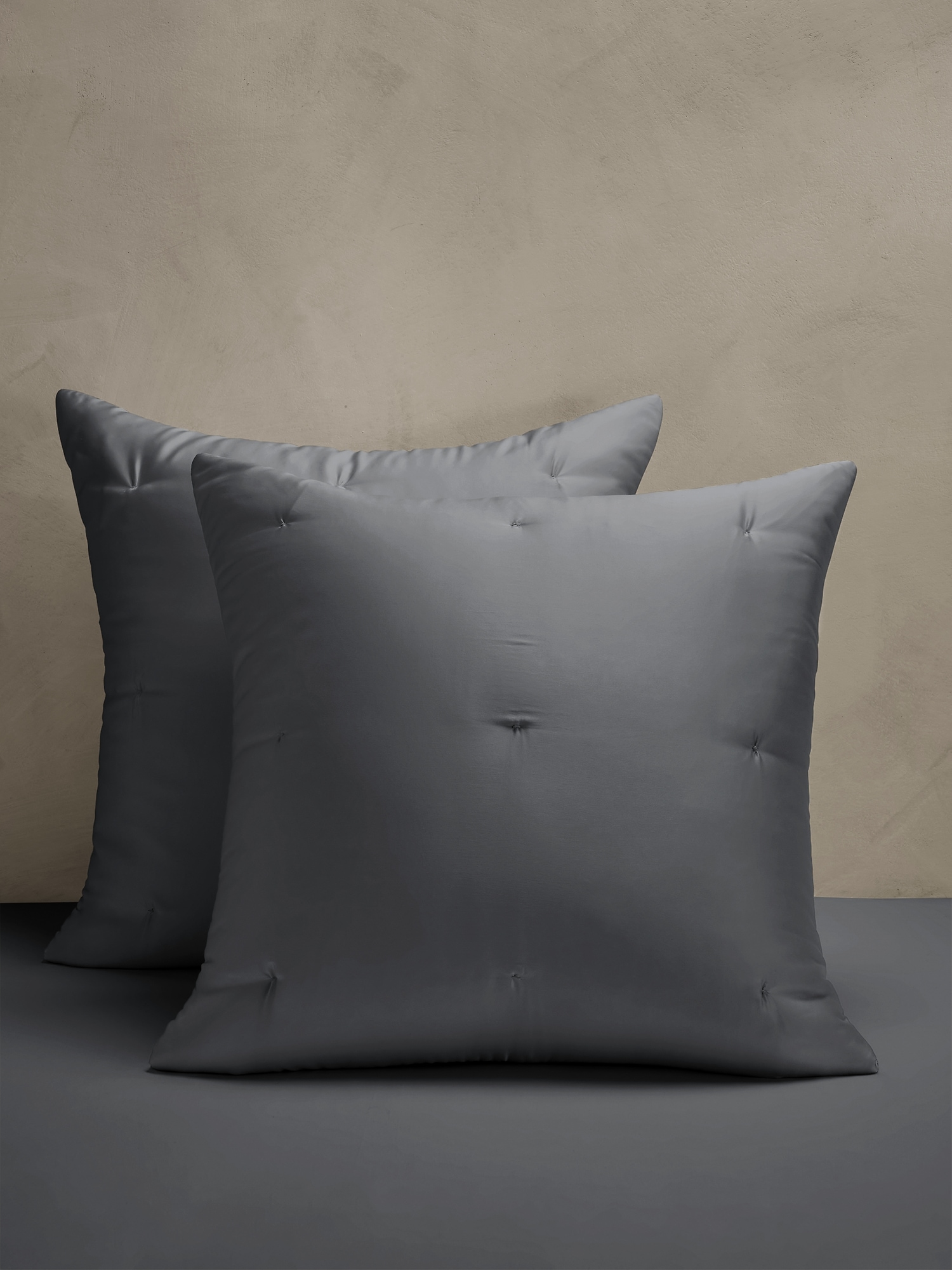 Image number 1 showing, Lofty Silk Shams