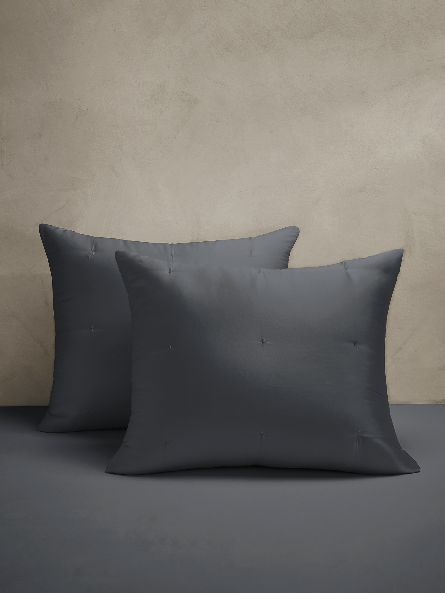 Image number 1 showing, Lofty Silk Shams