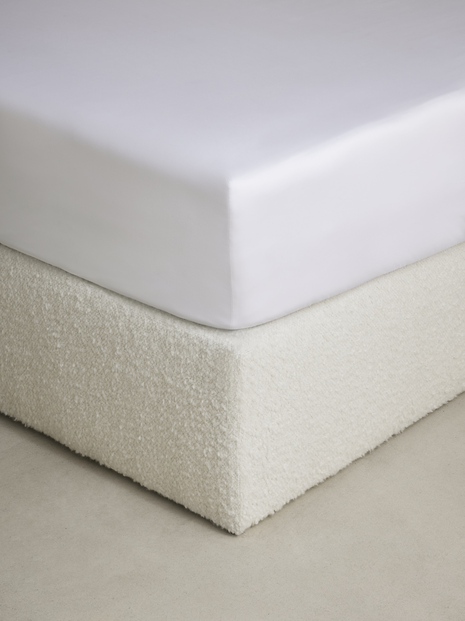 Image number 1 showing, Luxe Cotton Sateen Fitted Sheet