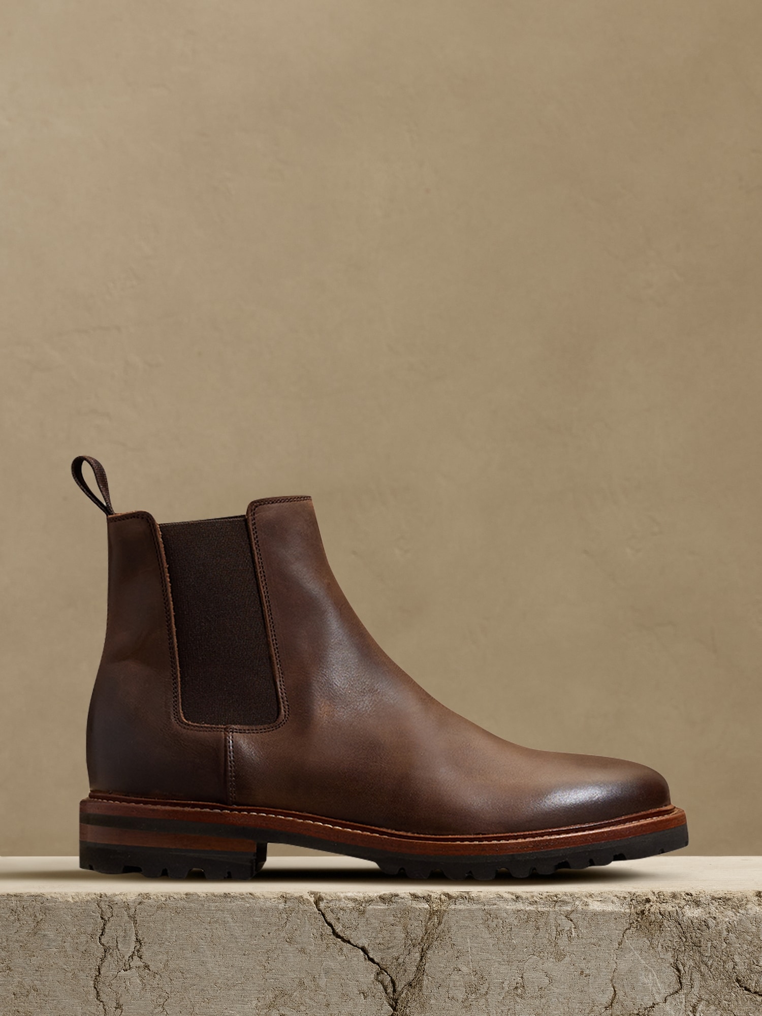 Diego Leather Chelsea Boot | Banana Republic