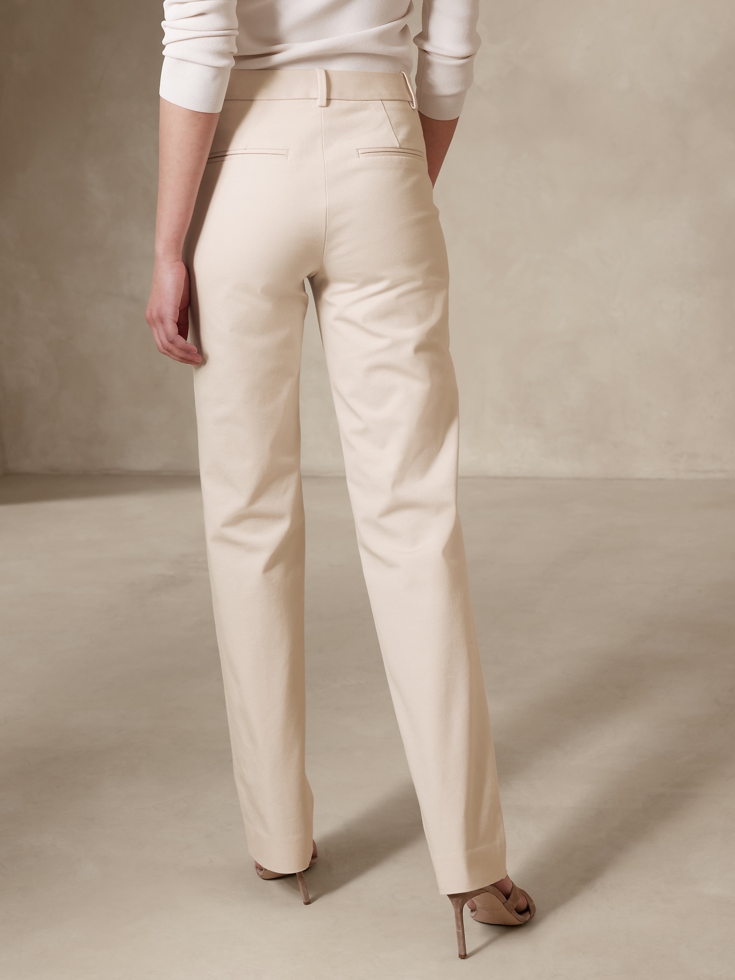 How To Wear The Sloan Pant From Banana Republic - My Style Pill