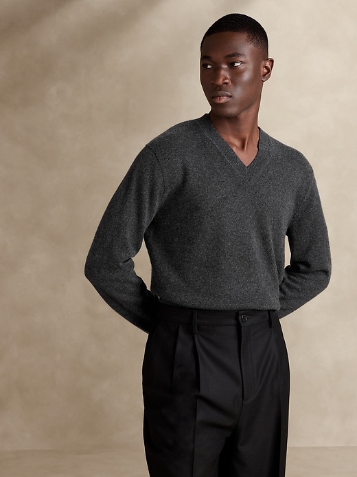 Alta Cashmere V-Neck Sweater | Banana Republic