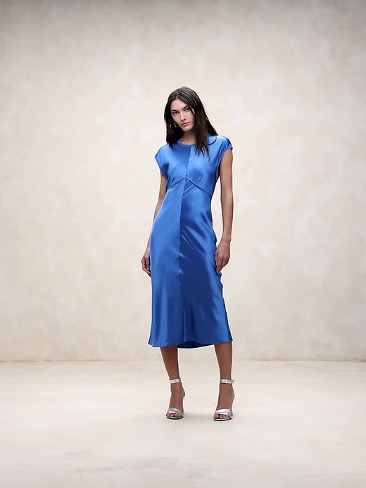 banana republic silk midi dress After hours at the @crowsnestmtk, in our Matte Silk Midi Dress