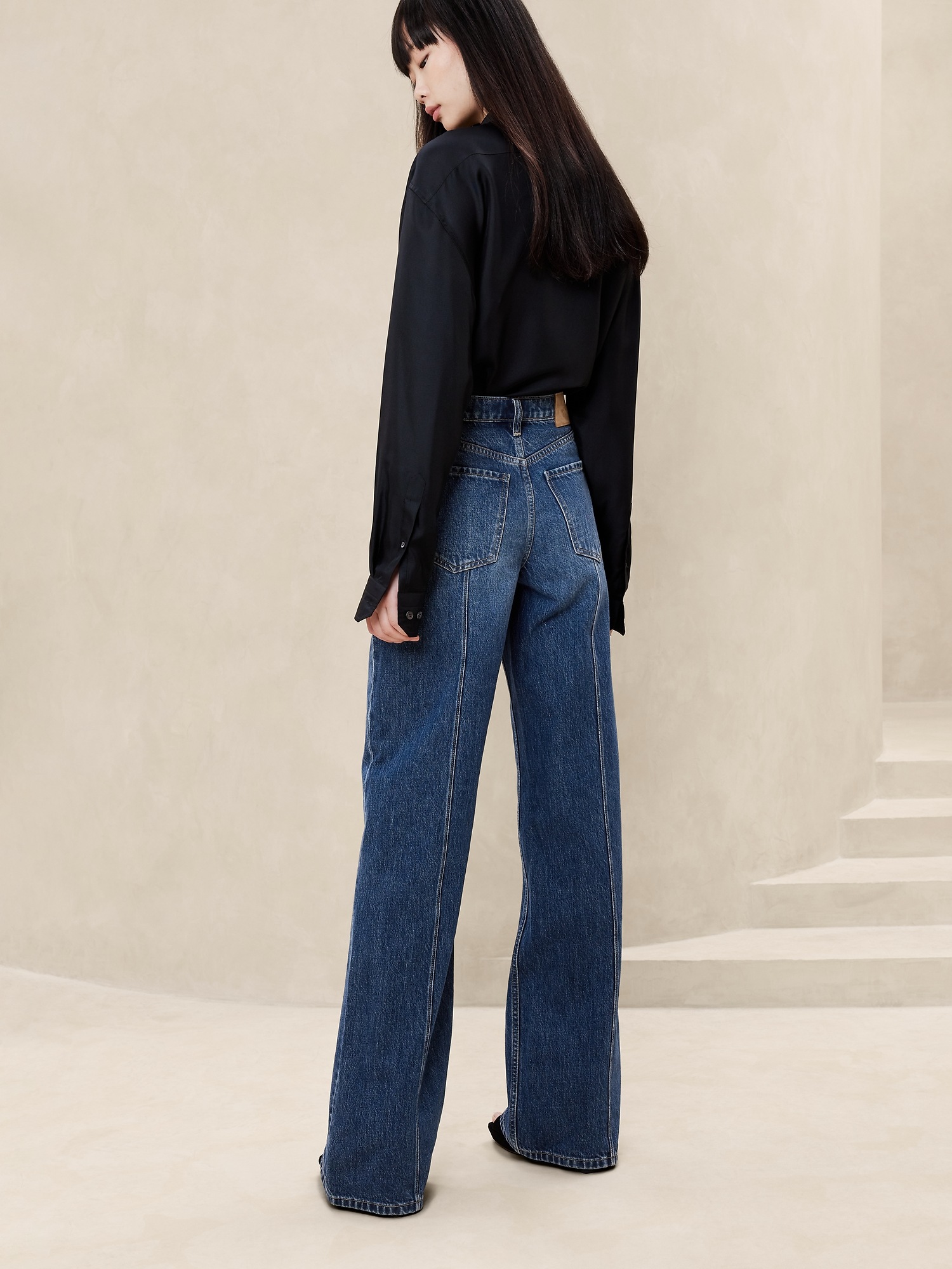 Женские джинсы Banana Republic The Pintuck Jean, цвет: Средняя варка — фото 2