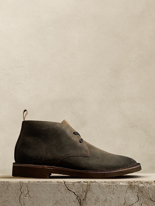 Brendt Leather Chukka Boot with Crepe Sole | Banana Republic display picture 3