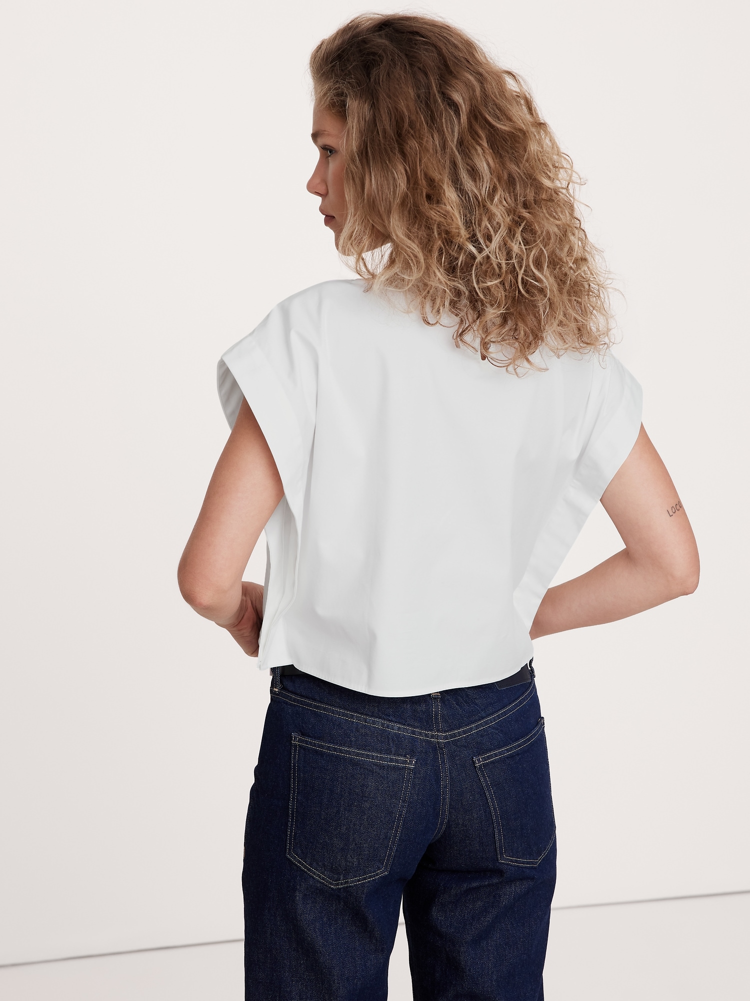 Cotton Sharp-Shoulder Cropped Top