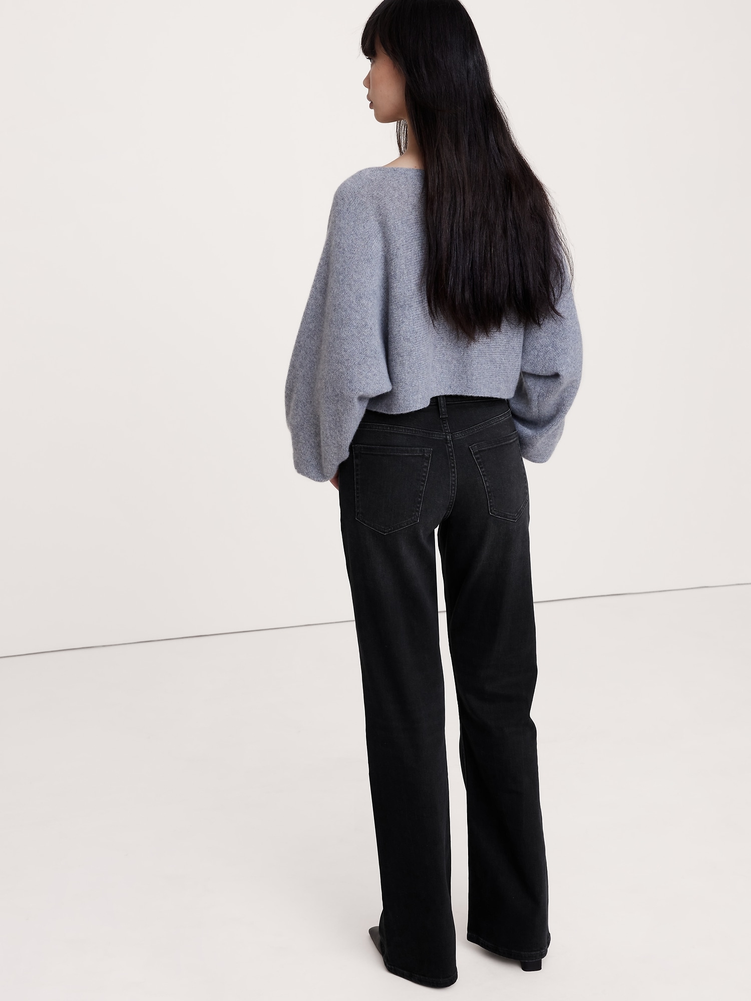 Женские джинсы Banana Republic High-Rise Relaxed Flare Jean, цвет: Чёрный варёный — фото 2