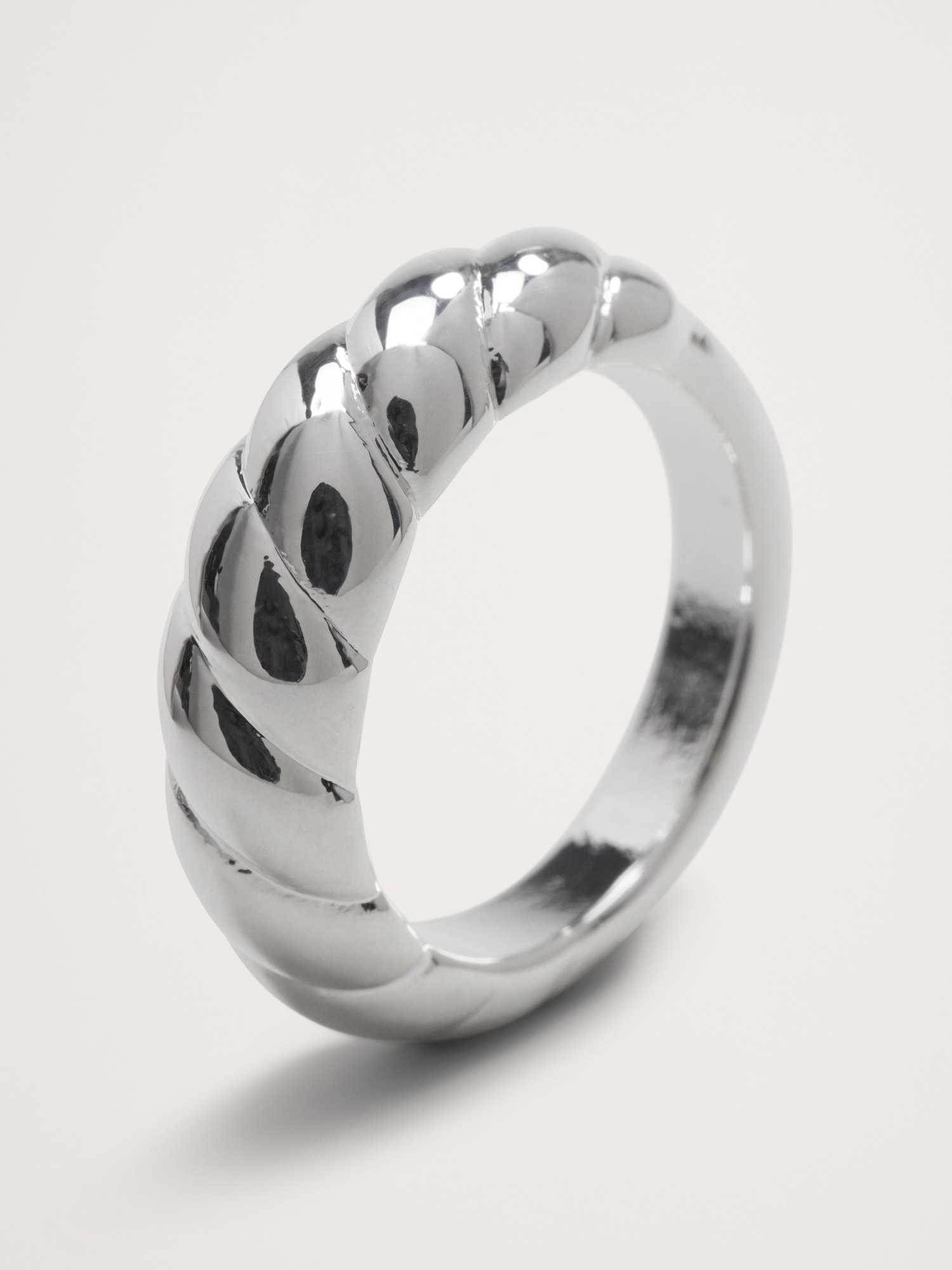 Banana Republic Ravena Scallop Ring by Aureus + Argent, цвет: Серебряный — фото 3