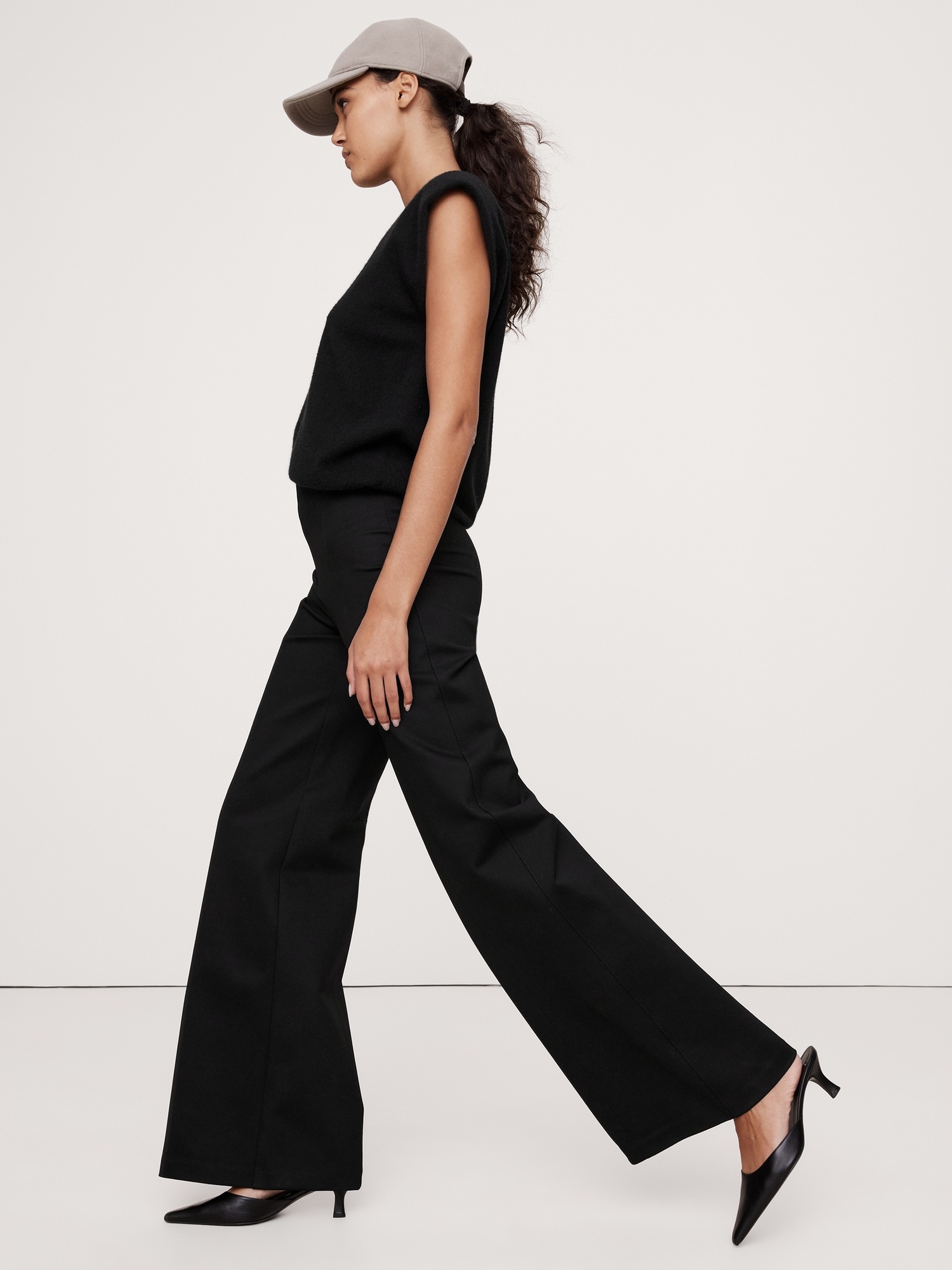 Женские брюки Banana Republic Wide-Leg Everywhere Ponte Pant, цвет: Чёрный — фото 3