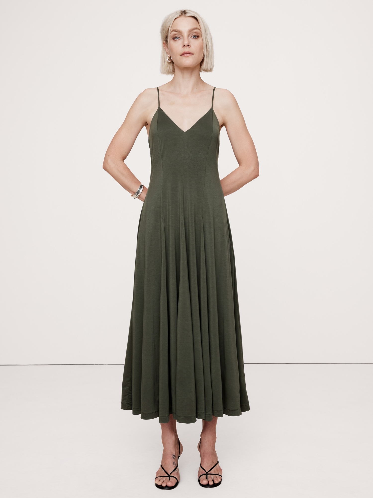 Drapey Jersey Godet Maxi Dress Banana Republic