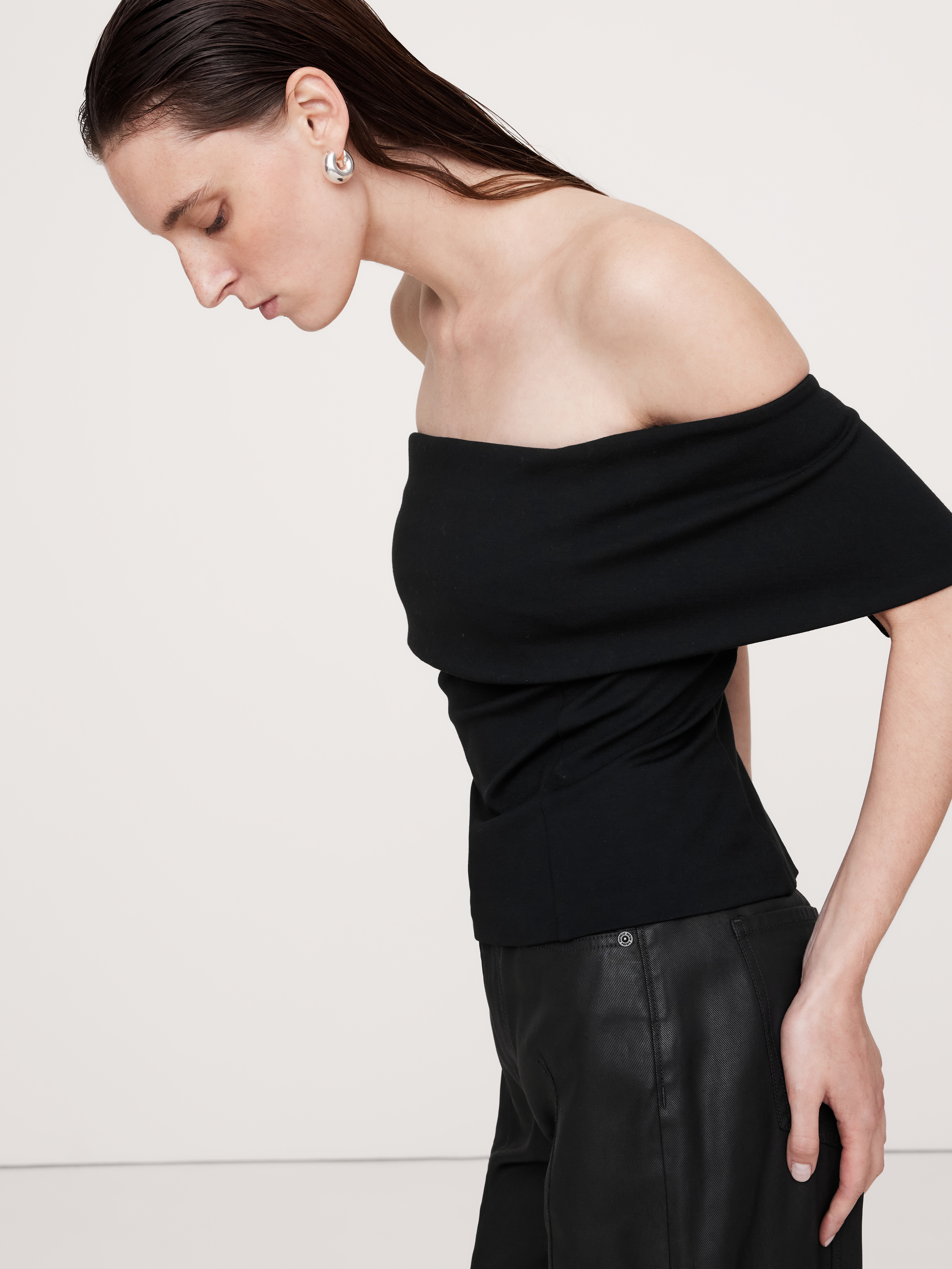 未使用タグ付‼️ Ponte Off-Shoulder Top mnavy M Lightweight Ponte Off-Shoulder Top | Banana Republic