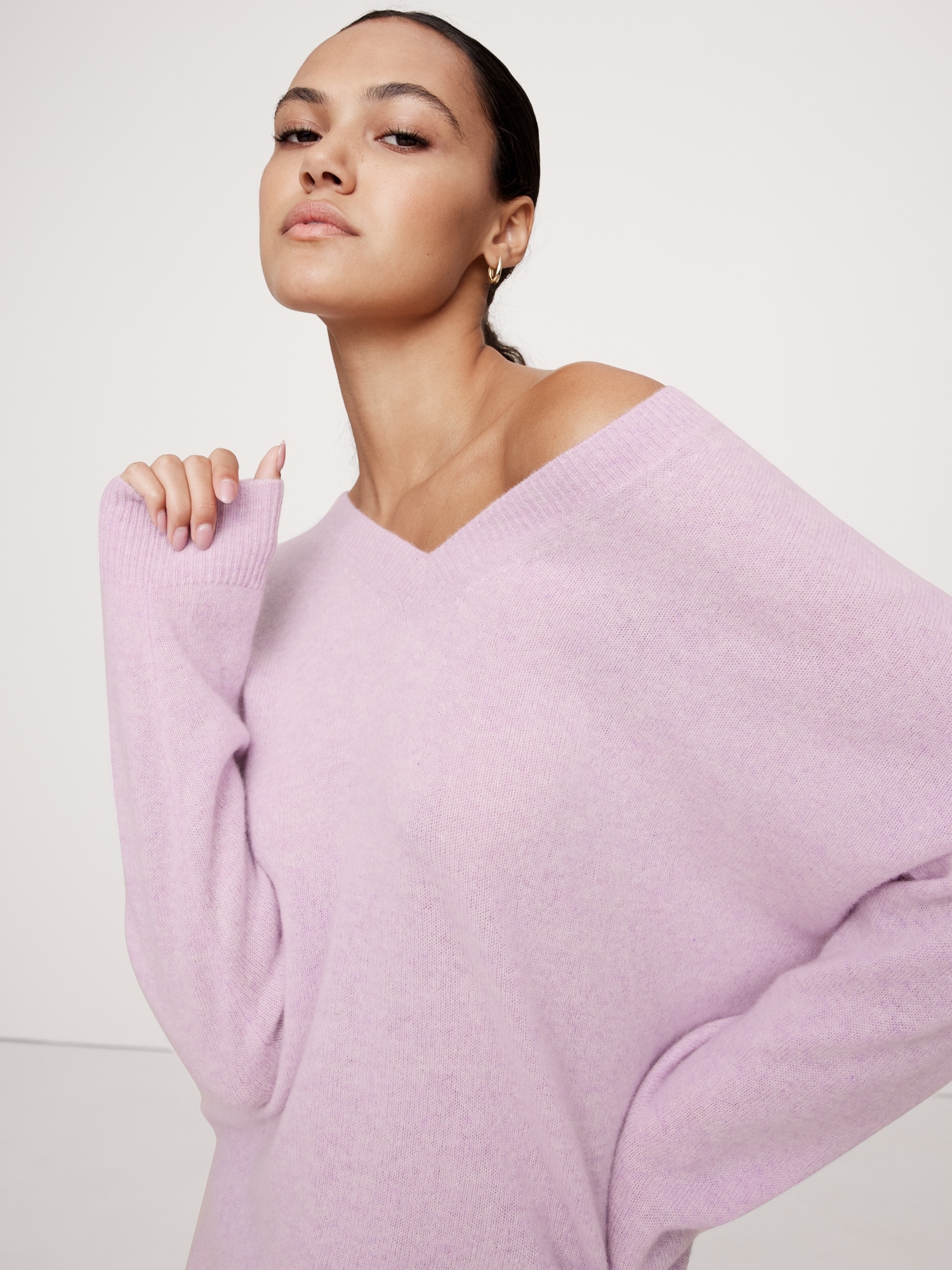 Caro Lightweight Cashmere V-Neck Sweater