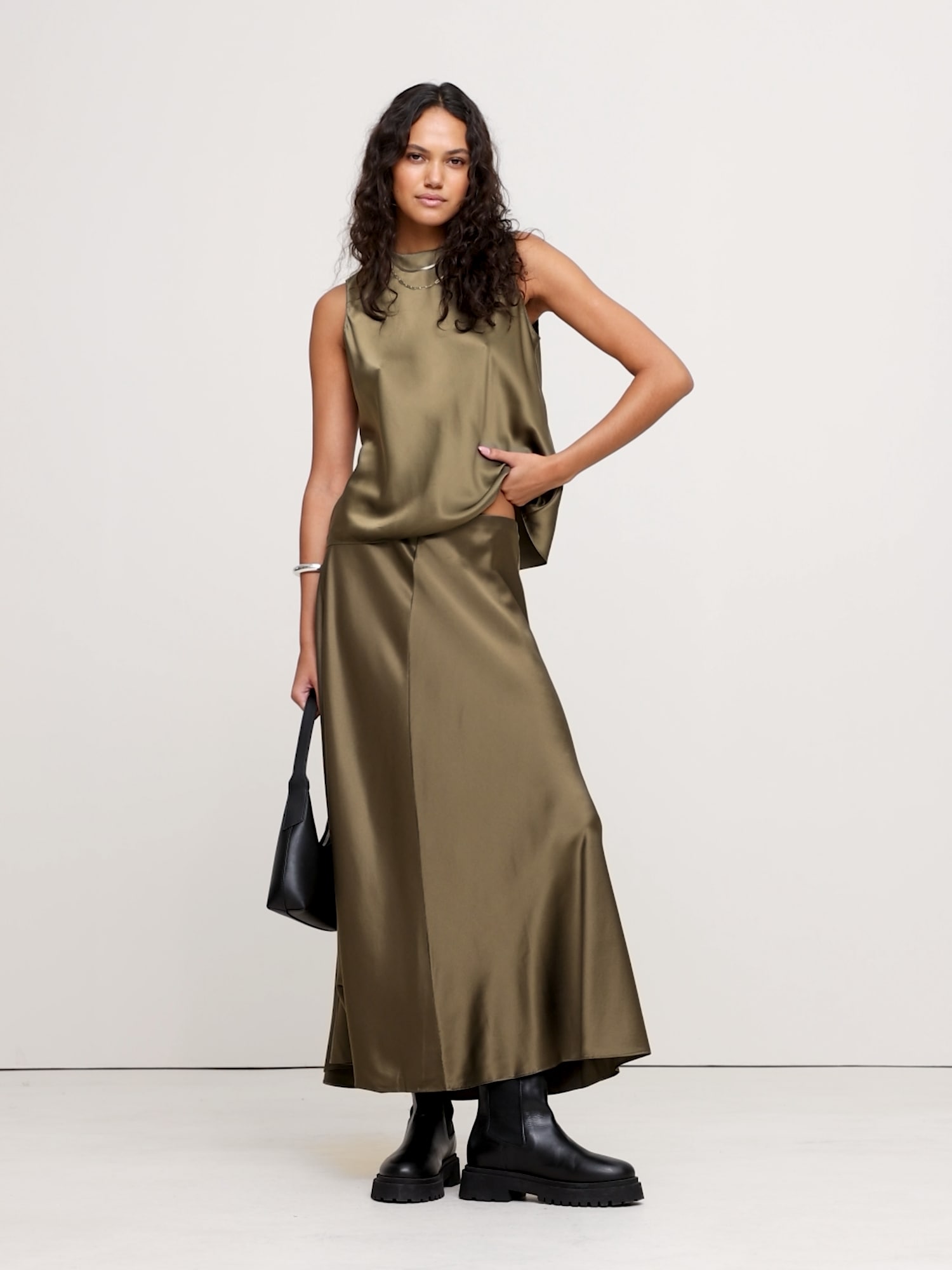Image number 2 showing, Signature Silk Tank