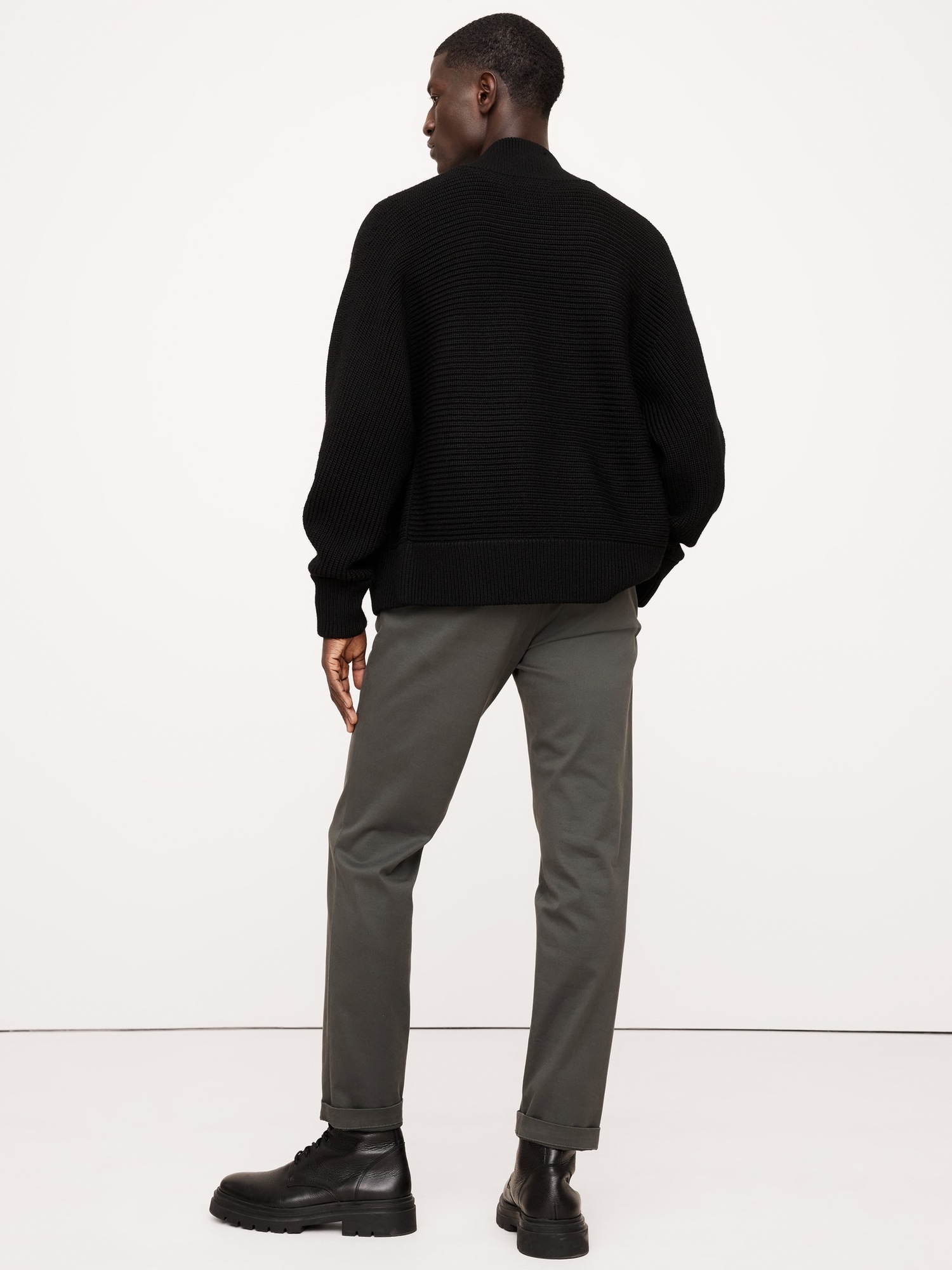 Мужские брюки Banana Republic Slim Rapid Movement Chino, цвет: Антрацитовый серый — фото 2