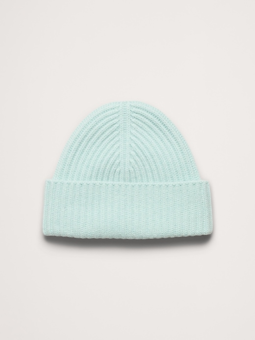 Signature Cashmere Beanie | Banana Republic display picture 3