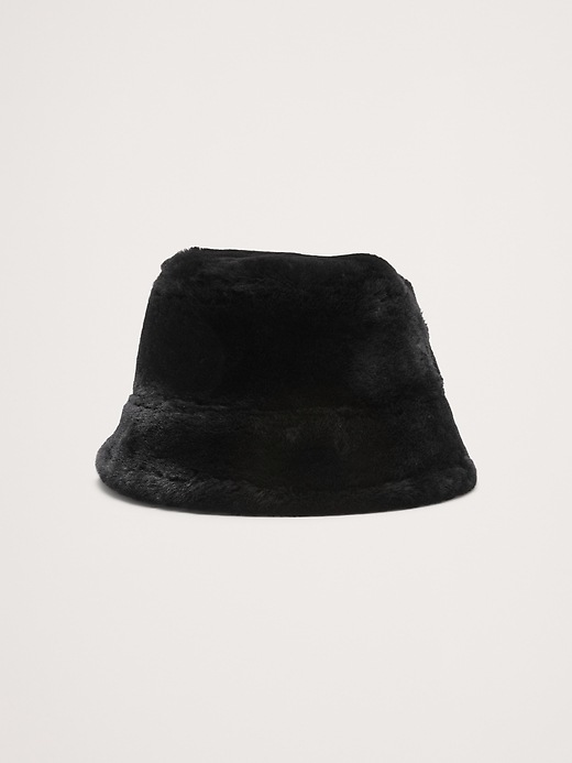 Shearling Bucket Hat by Crown Cap | Banana Republic display picture 2