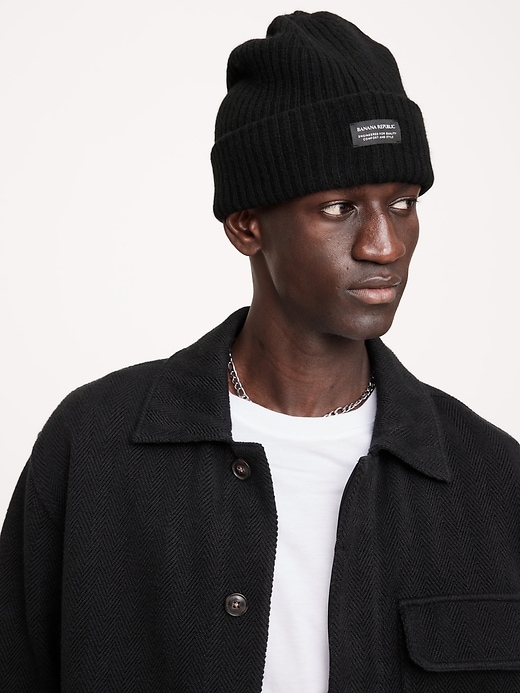 Italian Merino-Blend Beanie | Banana Republic display picture 2