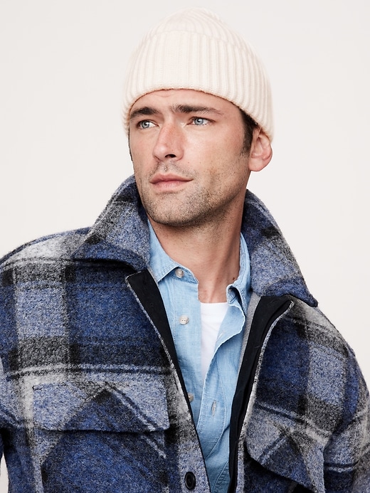 Signature Cashmere Beanie | Banana Republic display picture 2