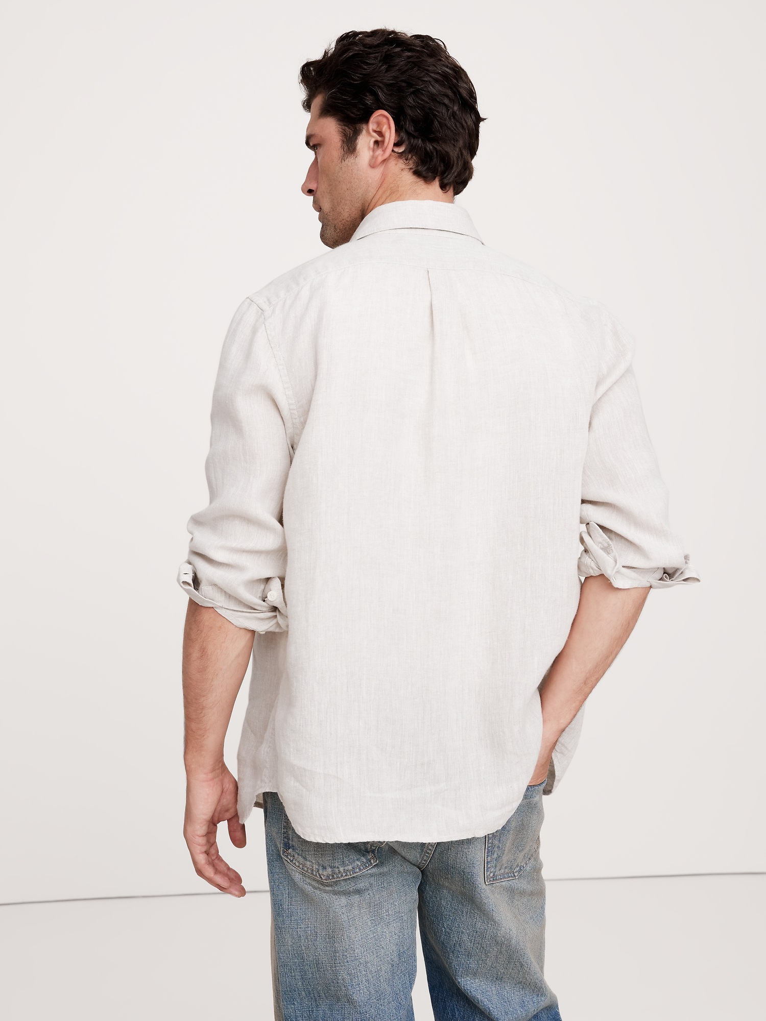 Мужская рубашка Banana Republic Slim-Fit Linen, цвет: Натуральный бежевый — фото 3