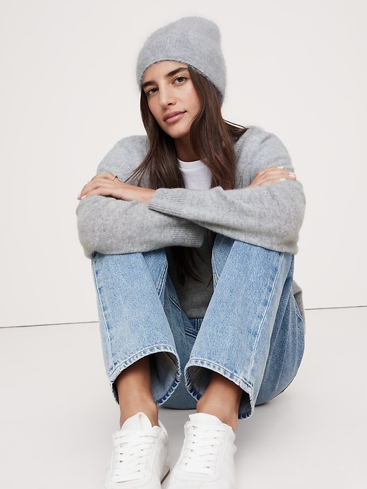 Brushed Wool-Cashmere Beanie | Banana Republic display picture 1