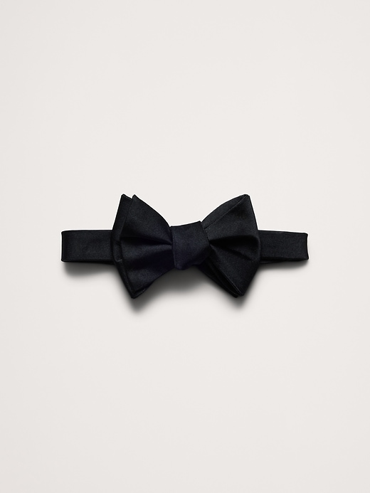 Sauvo Silk Satin Bow Tie