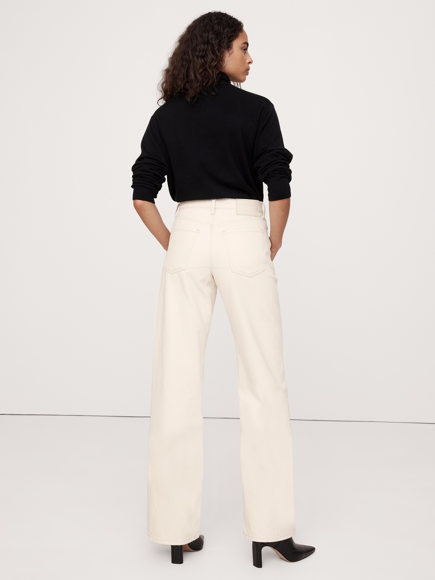 Женские джинсы Banana Republic The Icon Classic Wide-Leg Jean, цвет: Экрю — фото 2