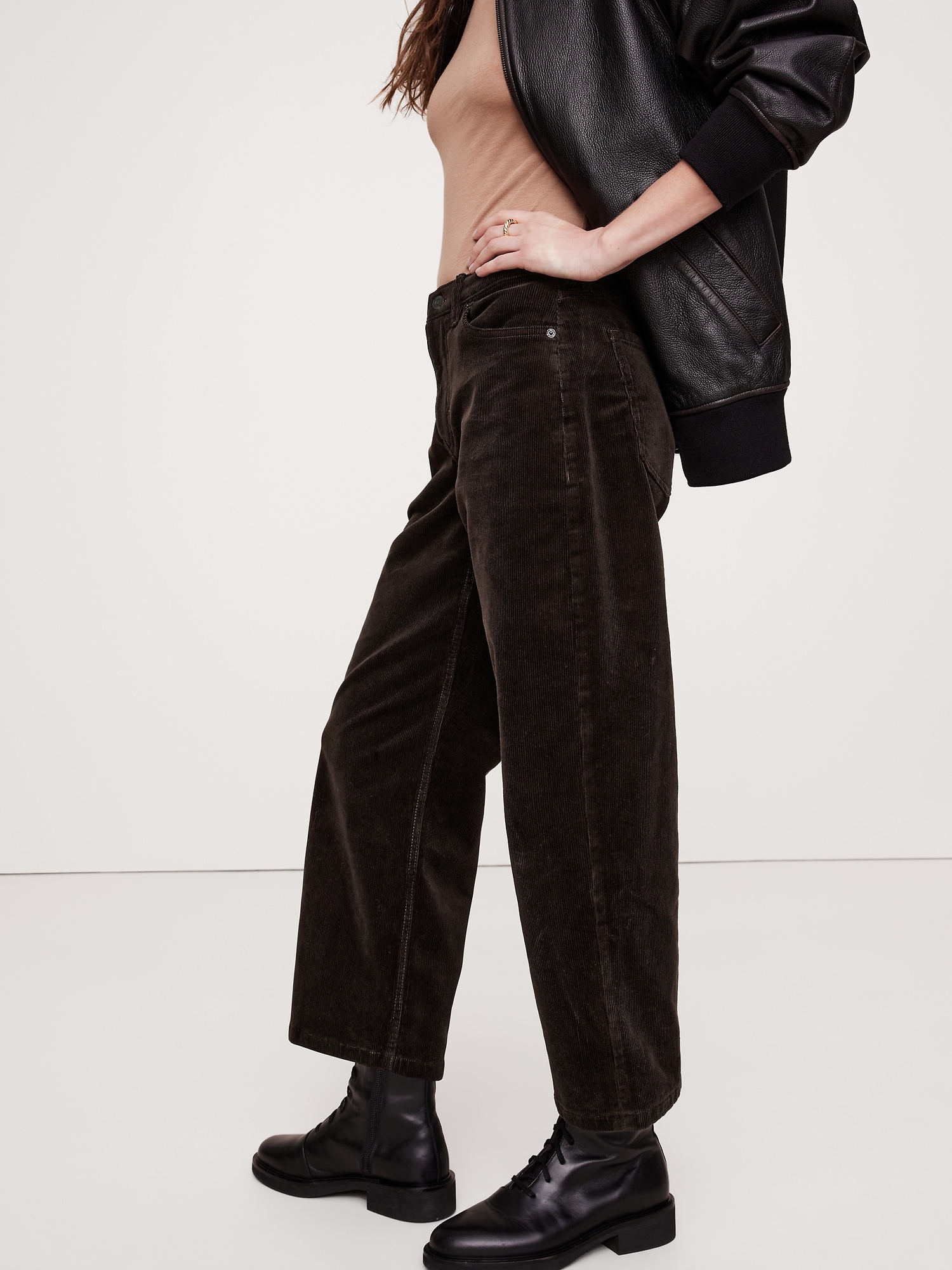 Ultra High-Rise Wide-Leg Crop Corduroy Pant