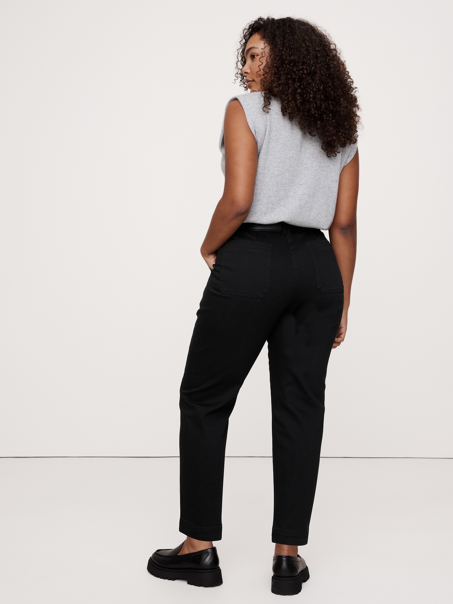 The Weekender Barrel-Leg Pant