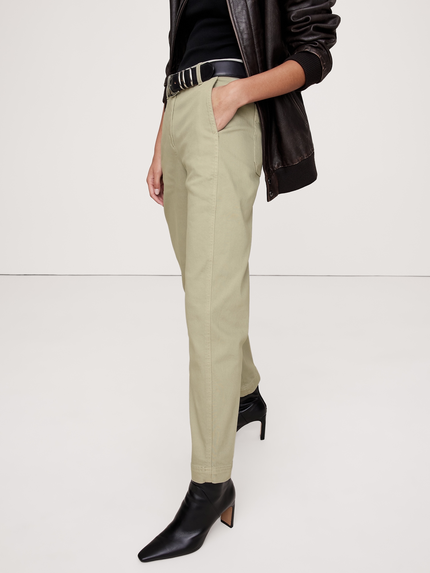 The Weekender Barrel-Leg Pant