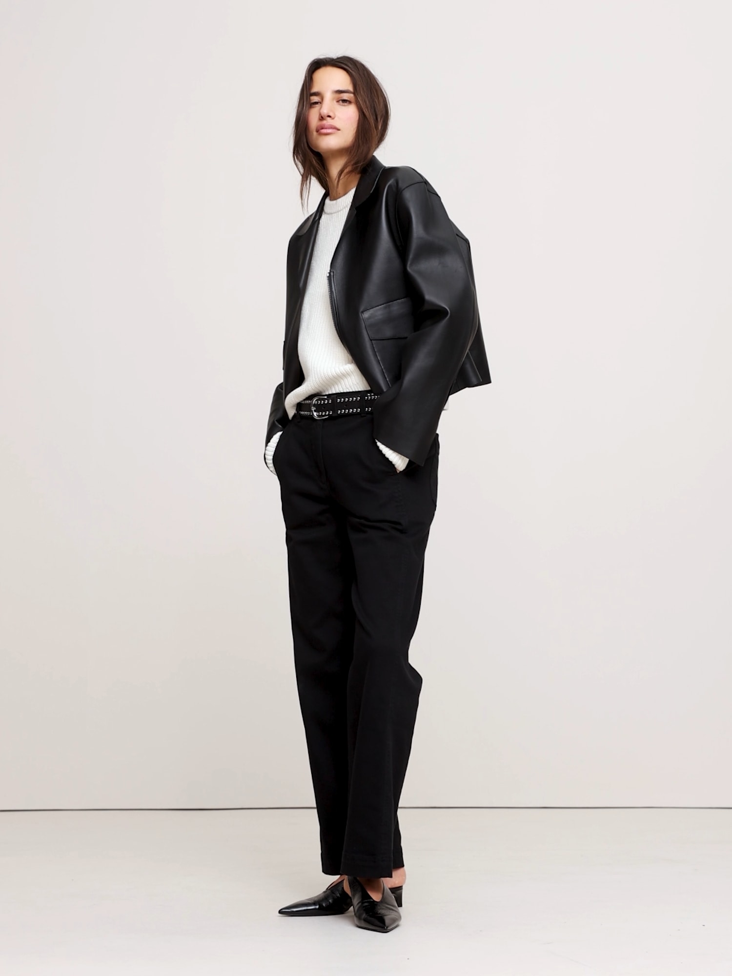 Image number 2 showing, The Weekender Straight-Leg Pant