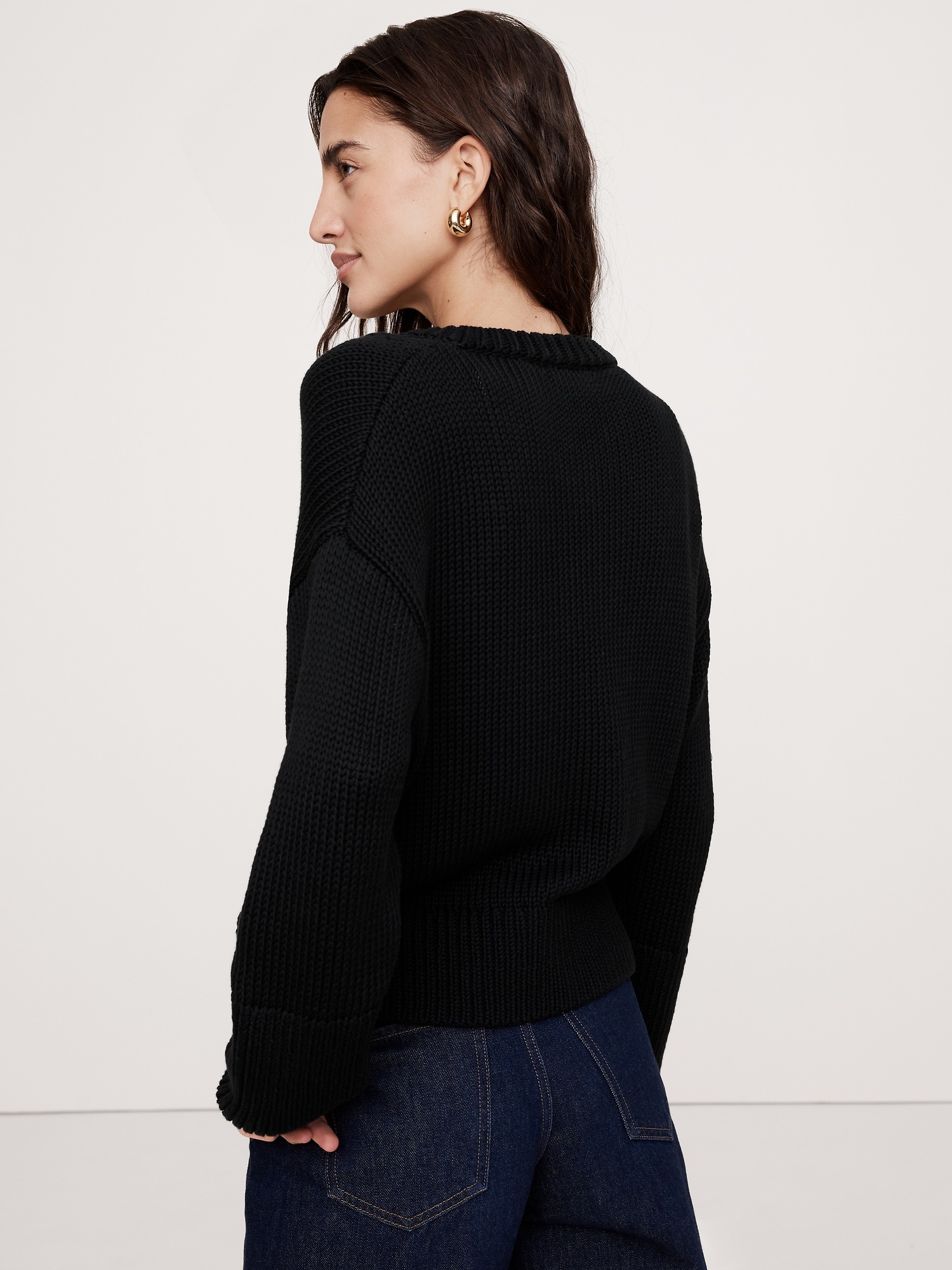 Женский свитер Banana Republic Cotton V-Neck, цвет: Чёрный — фото 2