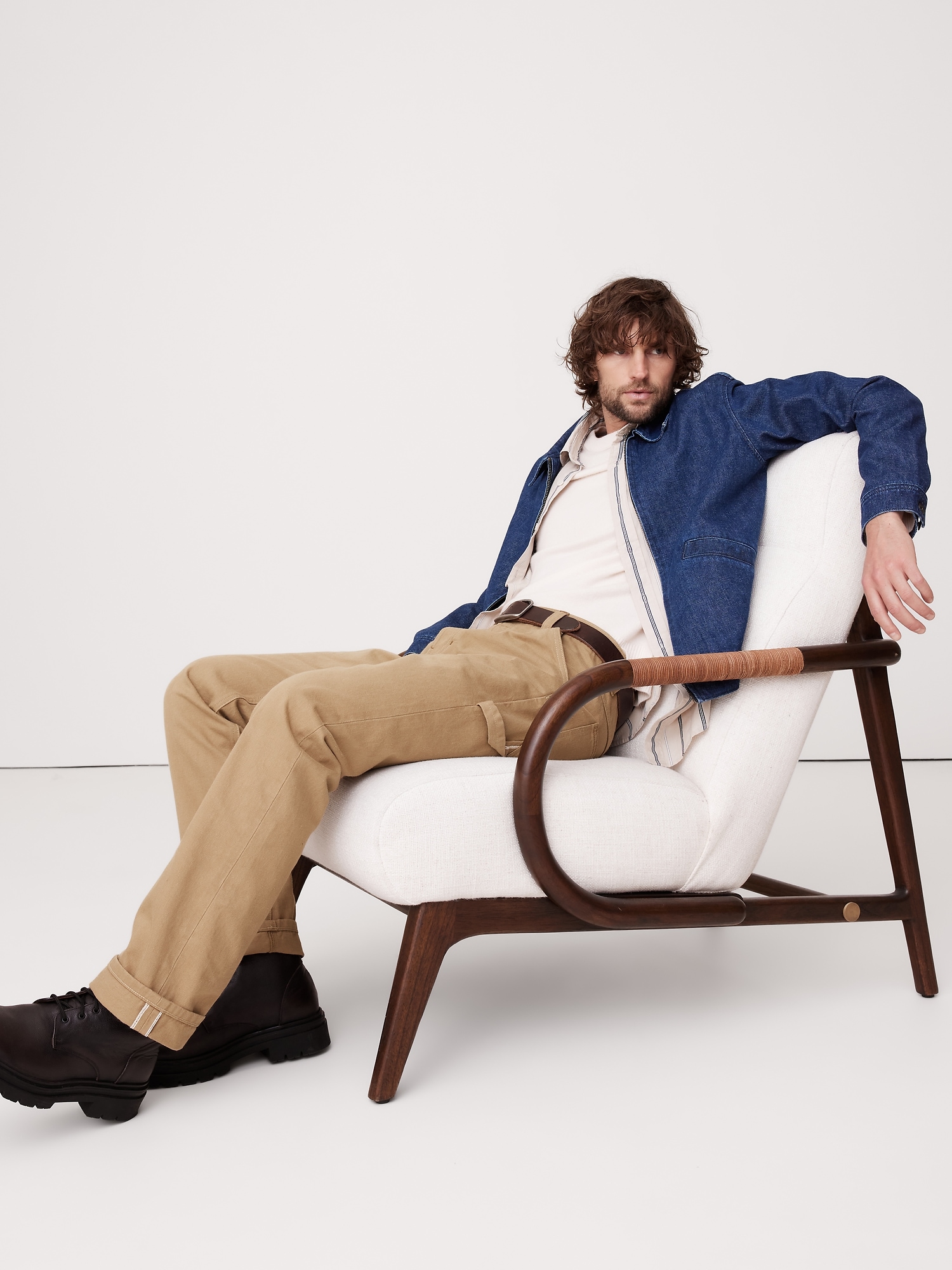 Мужские джинсы Banana Republic Straight Selvedge Utility Jean, цвет: Песочный бежевый — фото 2