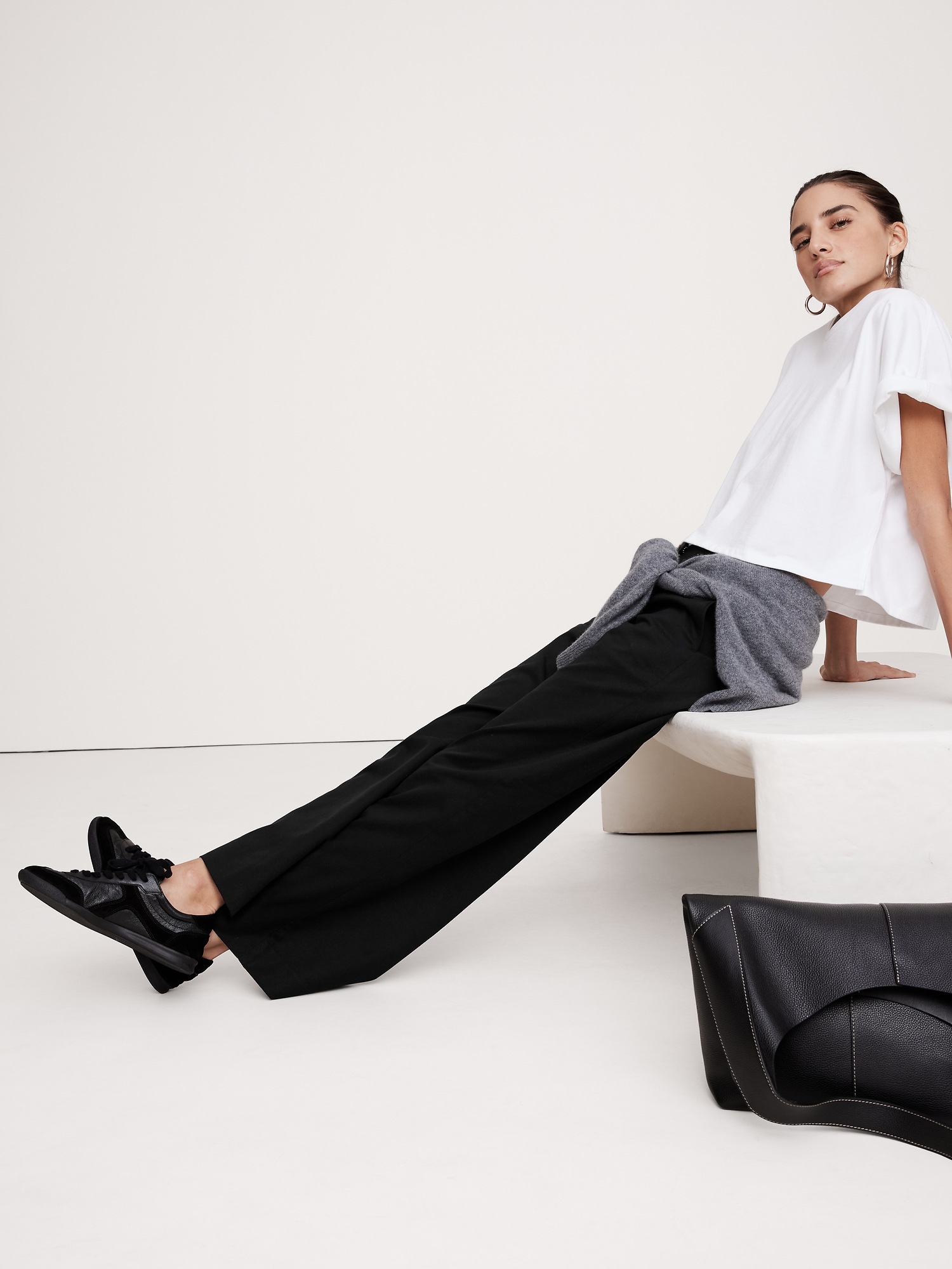 Женские брюки Banana Republic The Everyday Wide-Leg Pant in Tencel™-Cotton, цвет: Чёрный — фото 3
