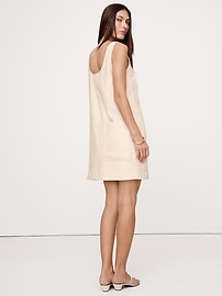 Linen Scoop-Neck Shift Dress