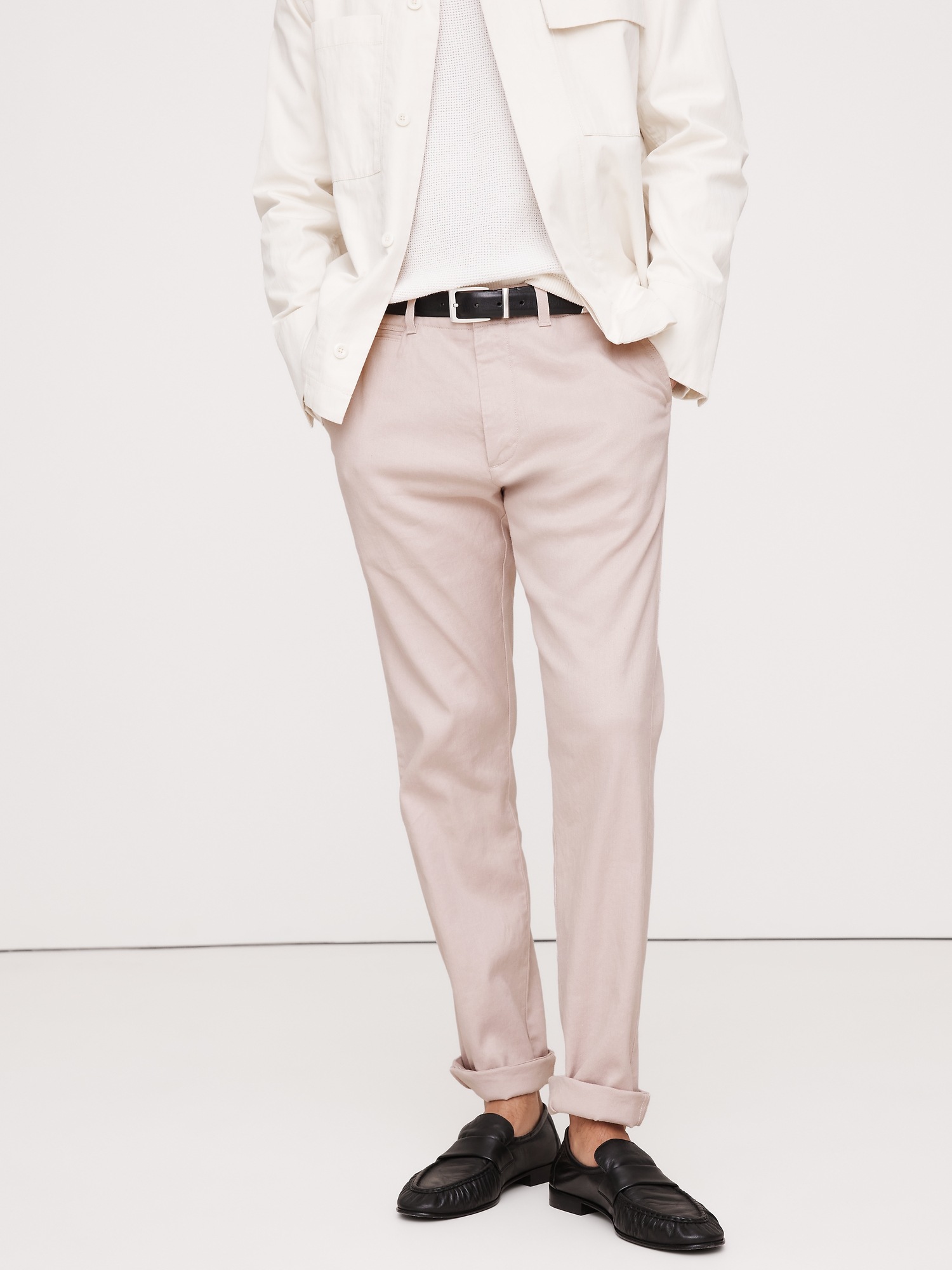 Мужские брюки Banana Republic Athletic Slim Linen-Cotton Chino, цвет: Выцветший розовый — фото 3