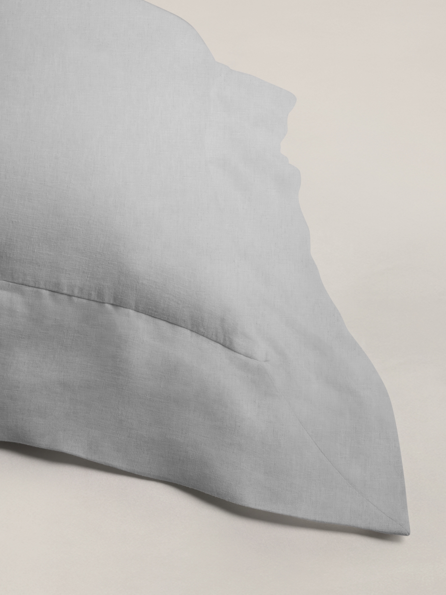 Image number 7 showing, Fine Linen Sham Set