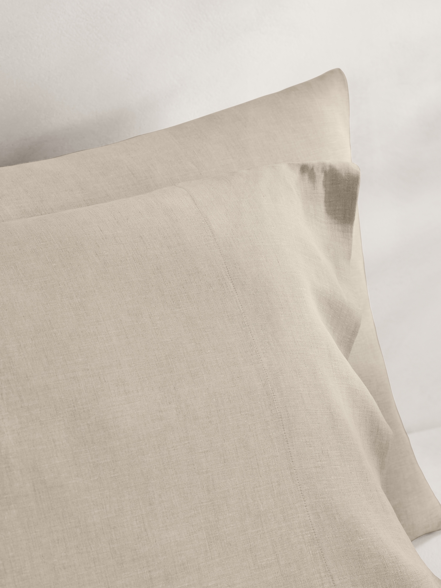 Image number 4 showing, Fine Linen Pillowcases