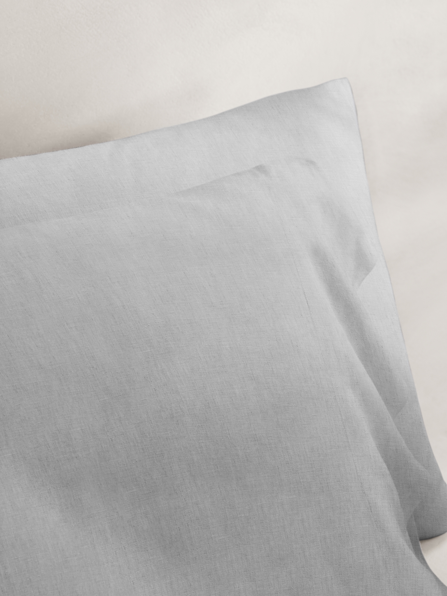 Image number 3 showing, Fine Linen Pillowcases