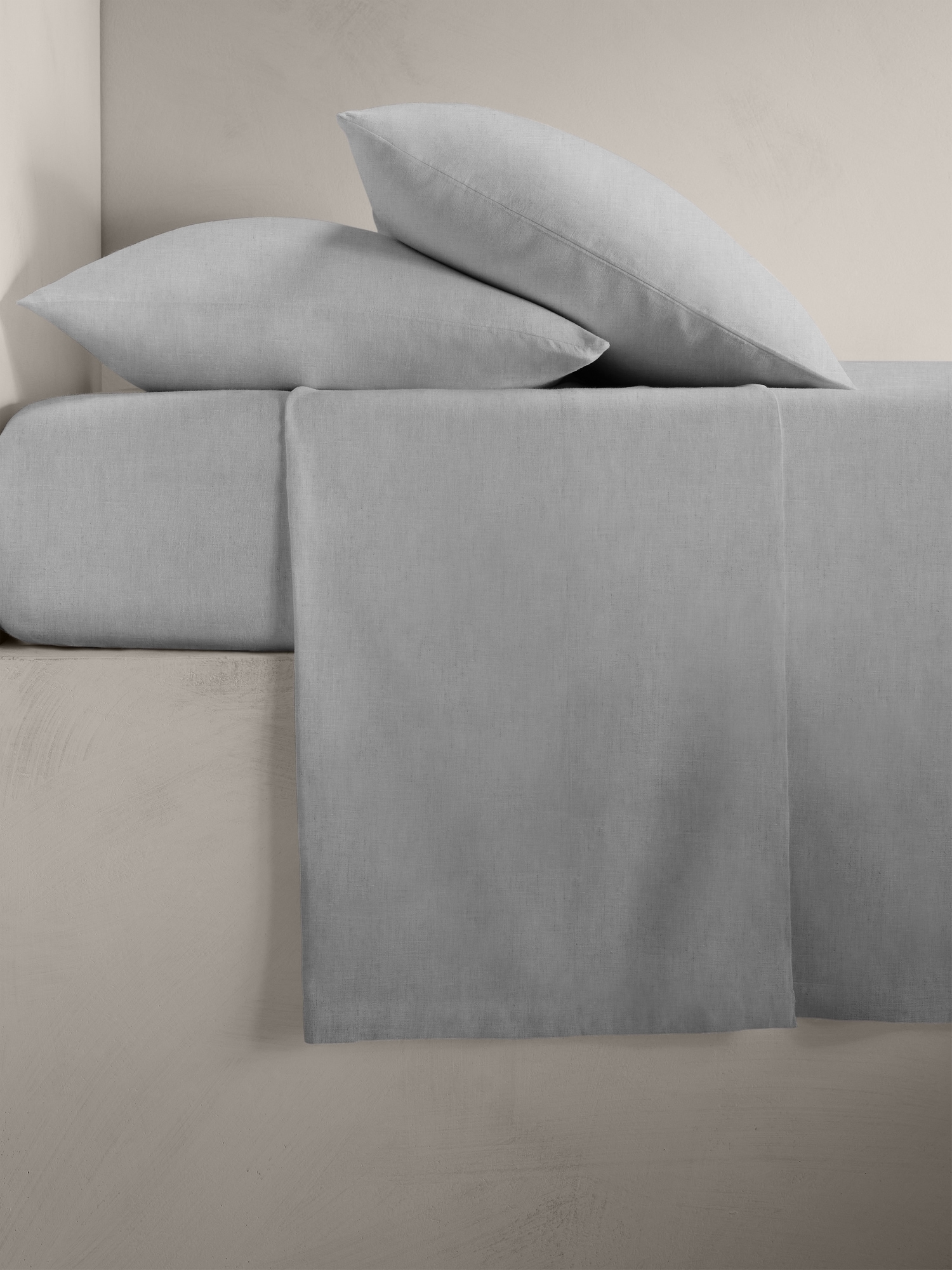 Image number 1 showing, Fine Linen Flat Sheet