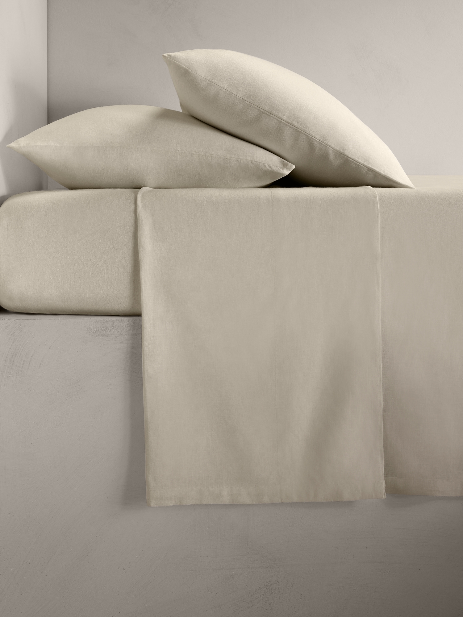 Image number 1 showing, Fine Linen Flat Sheet