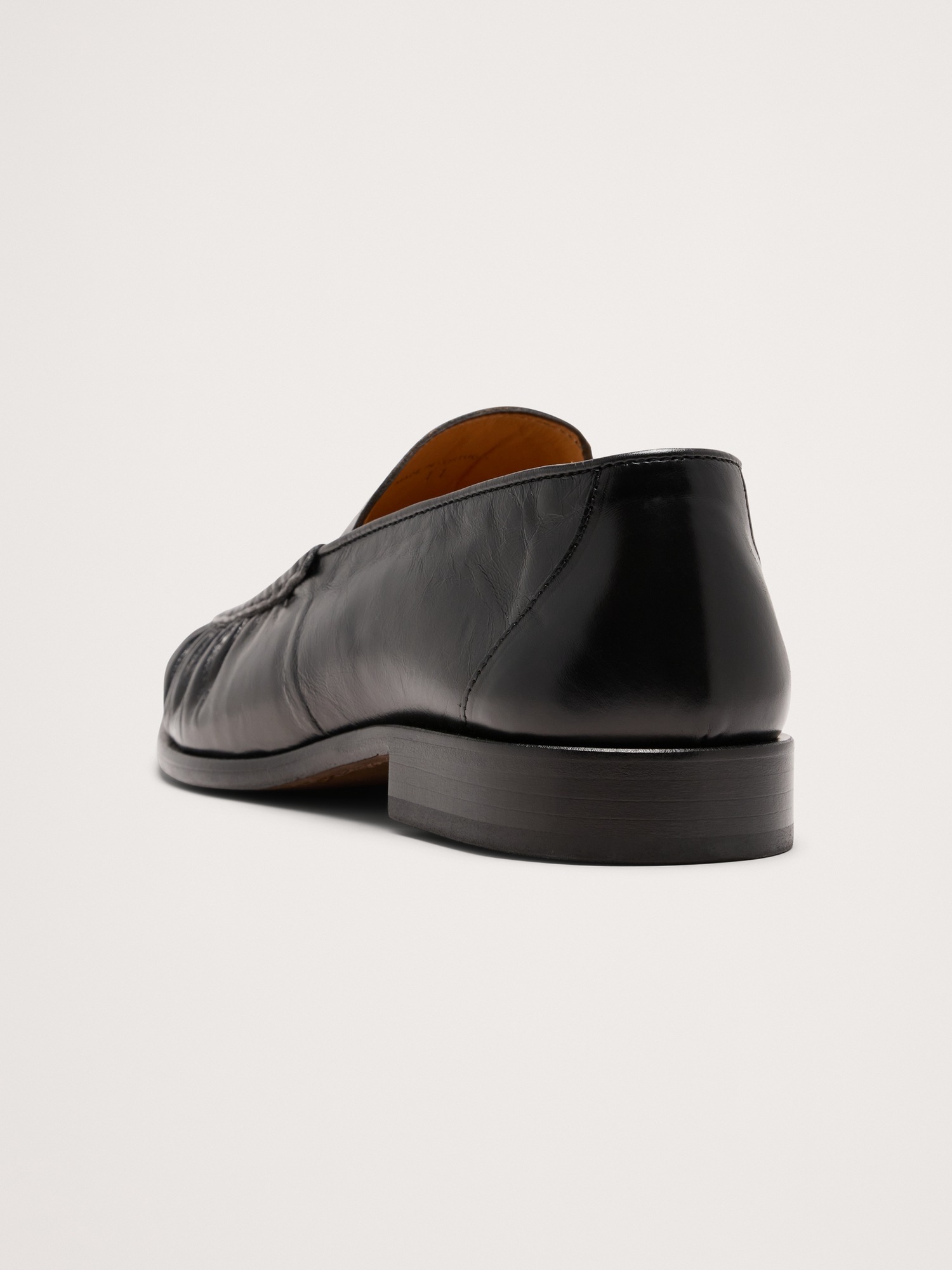 Мужские туфли Banana Republic Suede Moc-Toe Loafer, цвет: Чёрный — фото 4