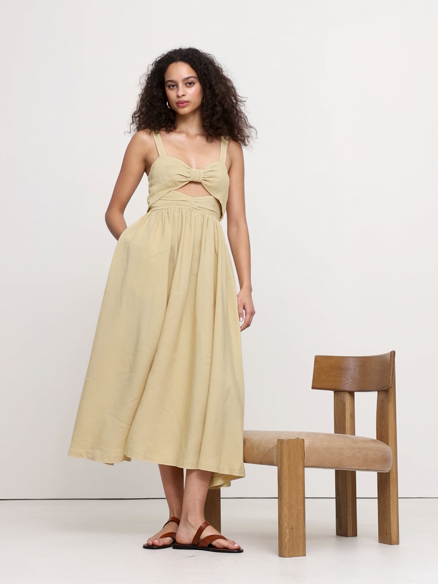 Image number 2 showing, Viscose-Linen Dupioni Bow-Front Maxi Dress