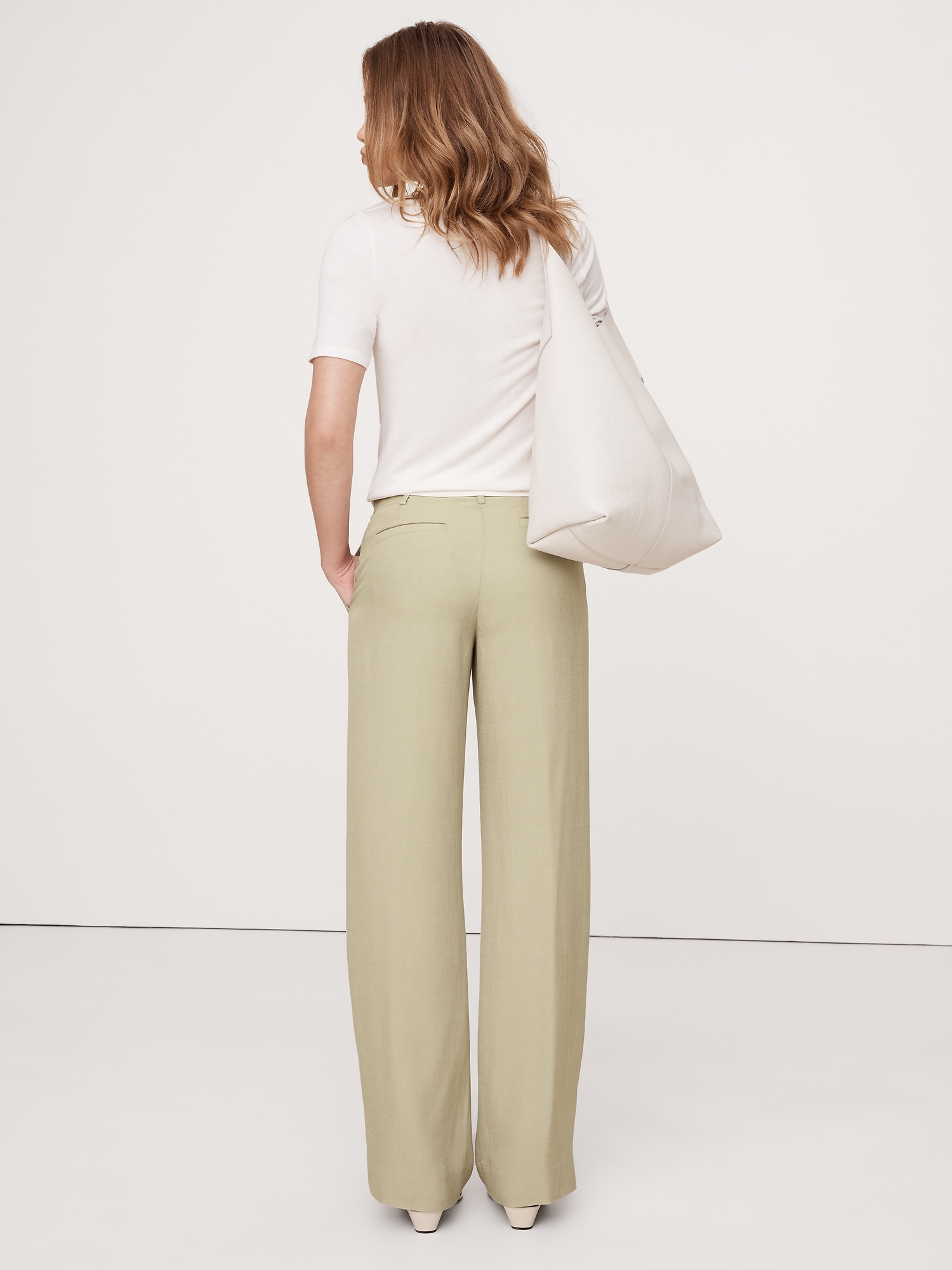 Mid-Rise Wide-Leg Pant