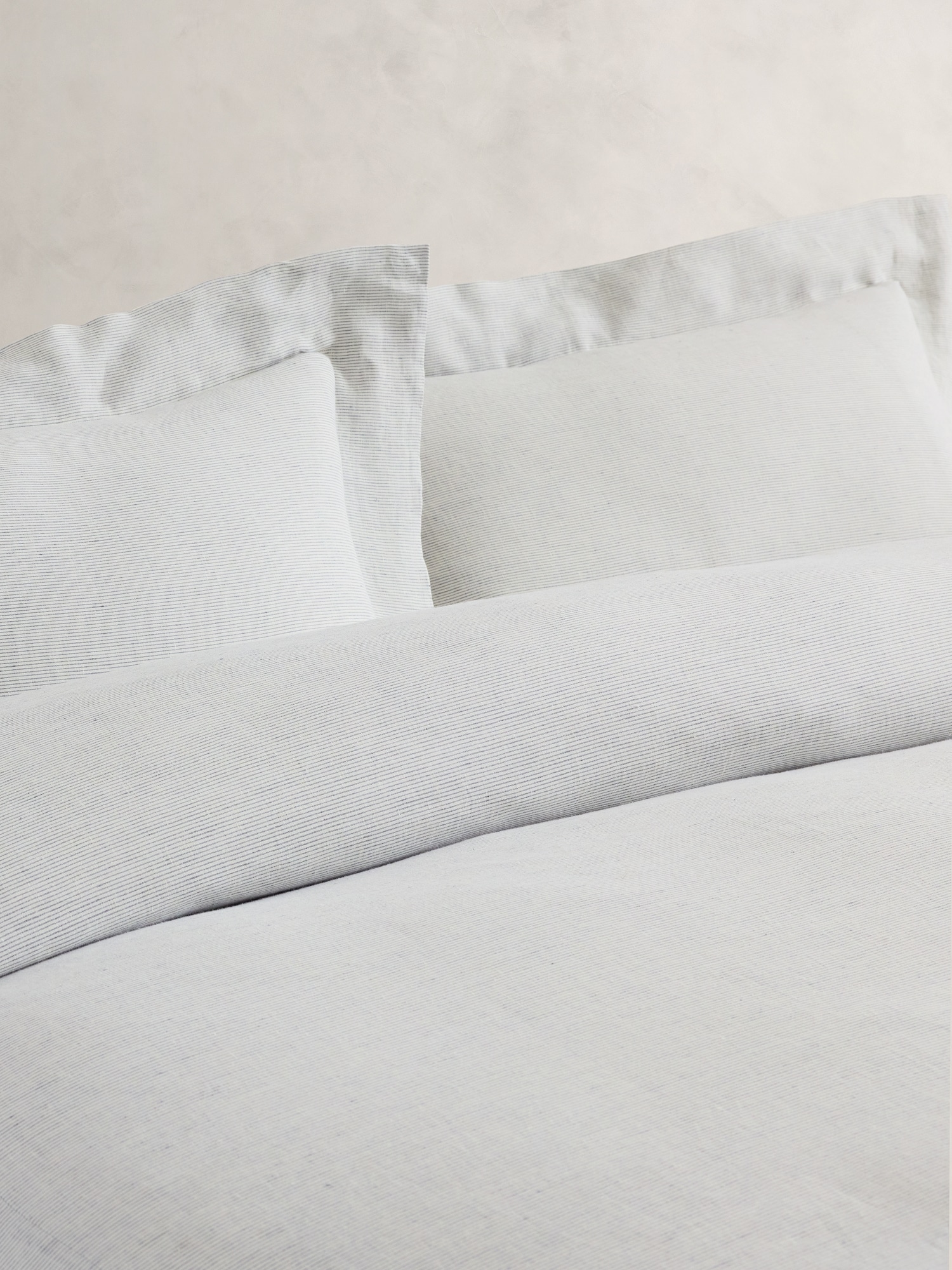 Thin-Stripe Linen Duvet Cover