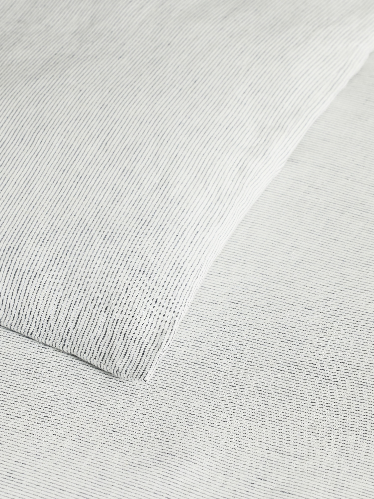 Thin-Stripe Linen Duvet Cover