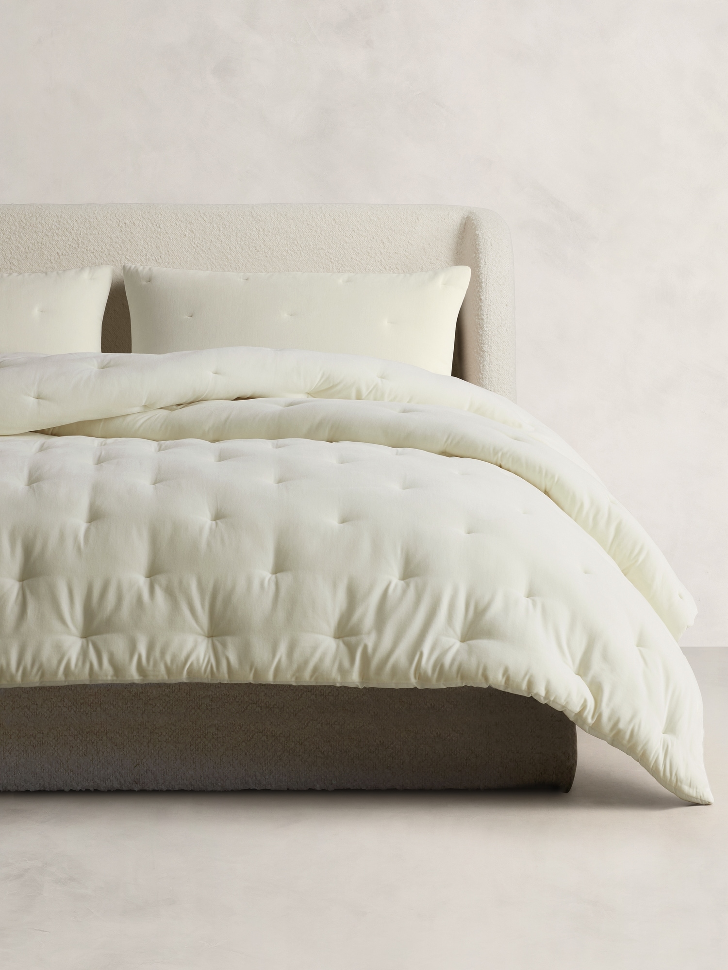 Lofty Velvet Quilt