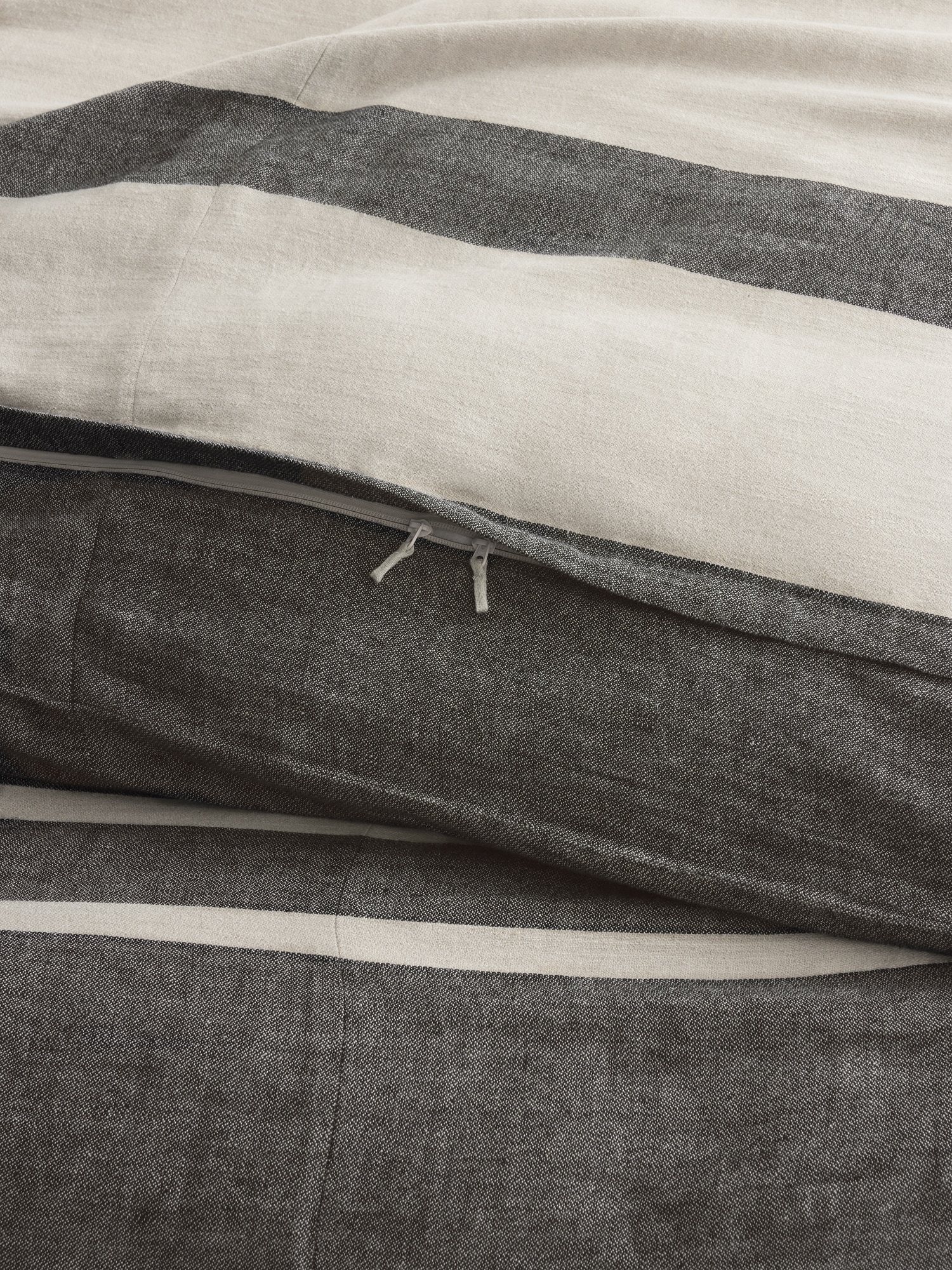 Image number 4 showing, Bold Stripe Linen Duvet