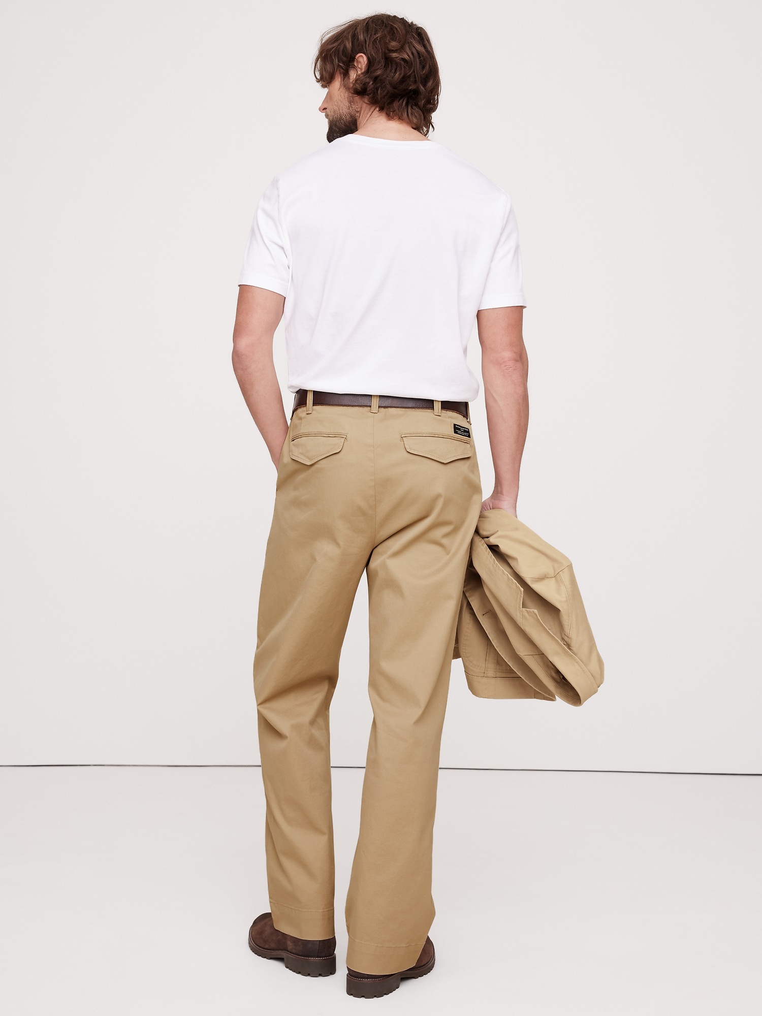 Мужские брюки Banana Republic Relaxed Stretch Chino, цвет: Хаки бежевый — фото 2