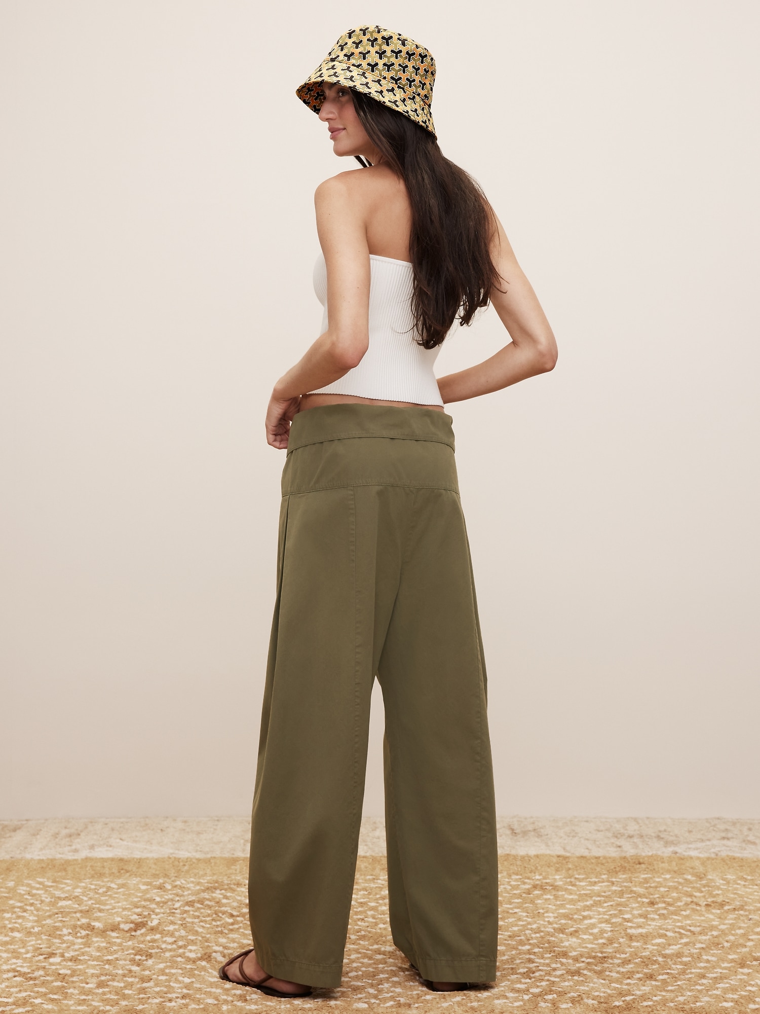 The White Lotus Twill Fisherman Pant