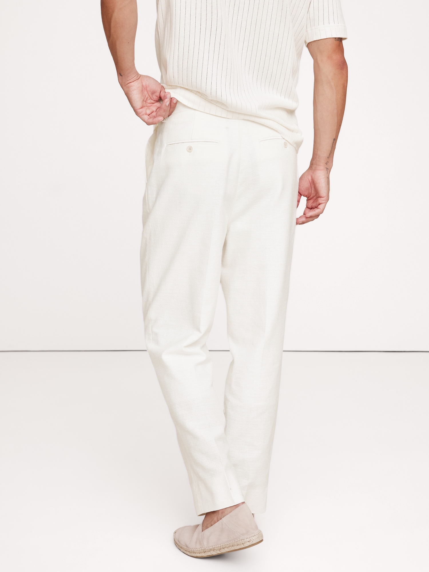 Pleated Cotton-Linen Blend Suit Pant